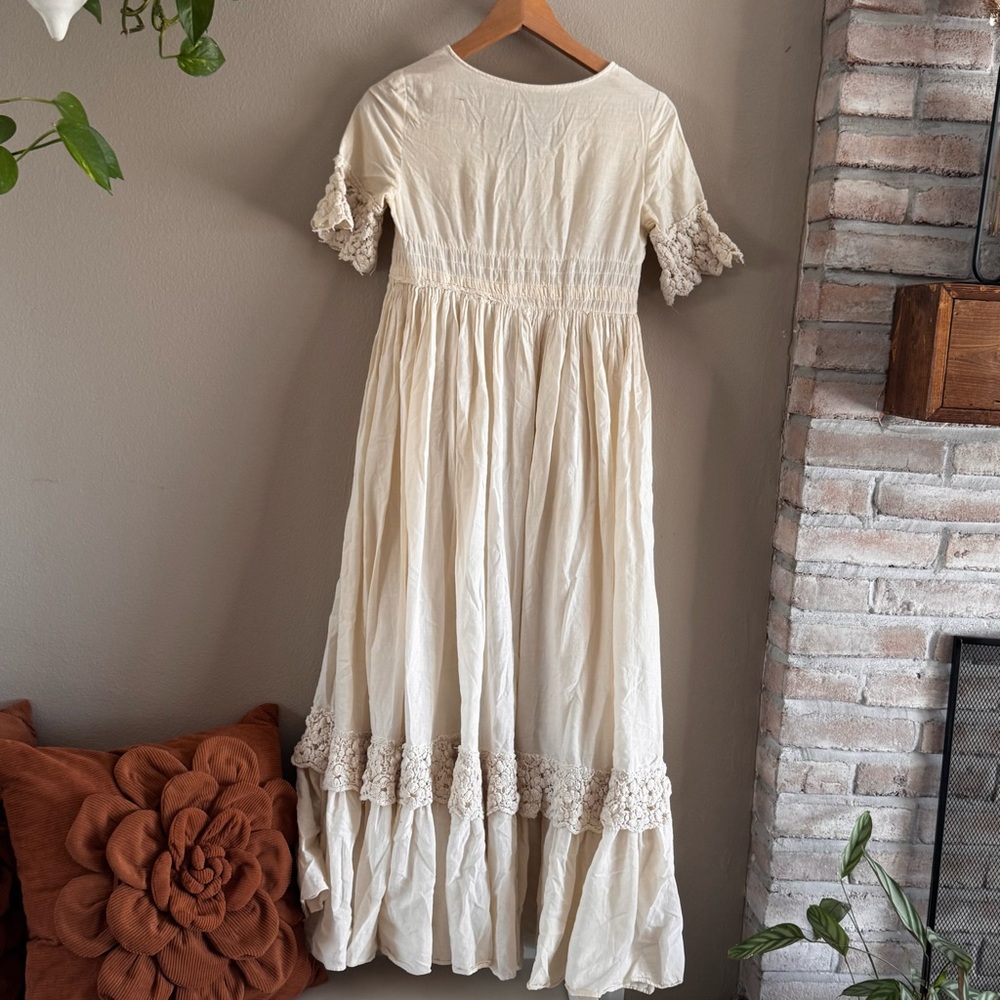 BEVERLY PAIGE Vintage Ruffle Maxi Dress - Picture 7 of 11
